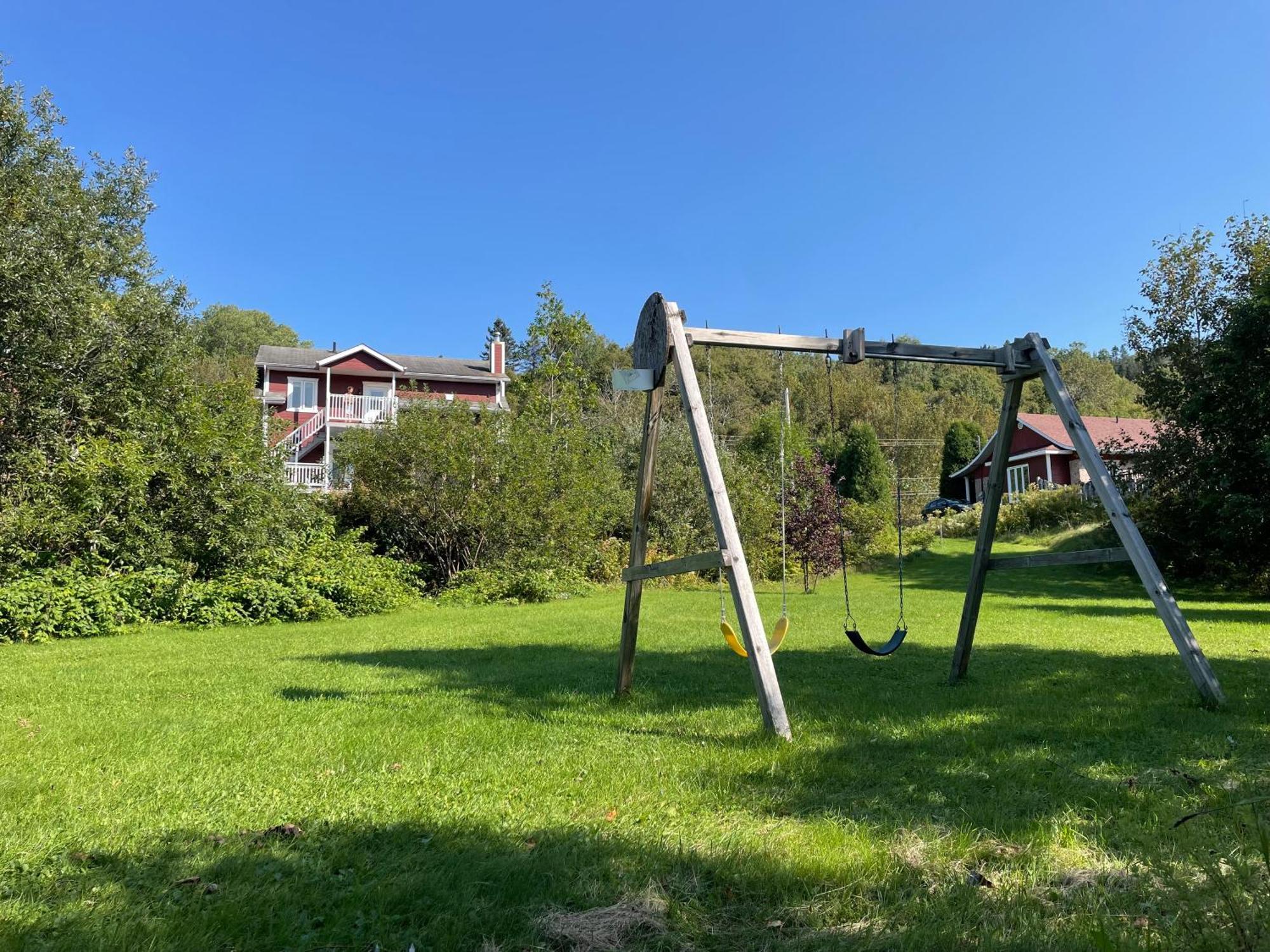 Belle Maison Avec Vue Sur La Riviere L'Anse-Saint-Jean Exterior photo
