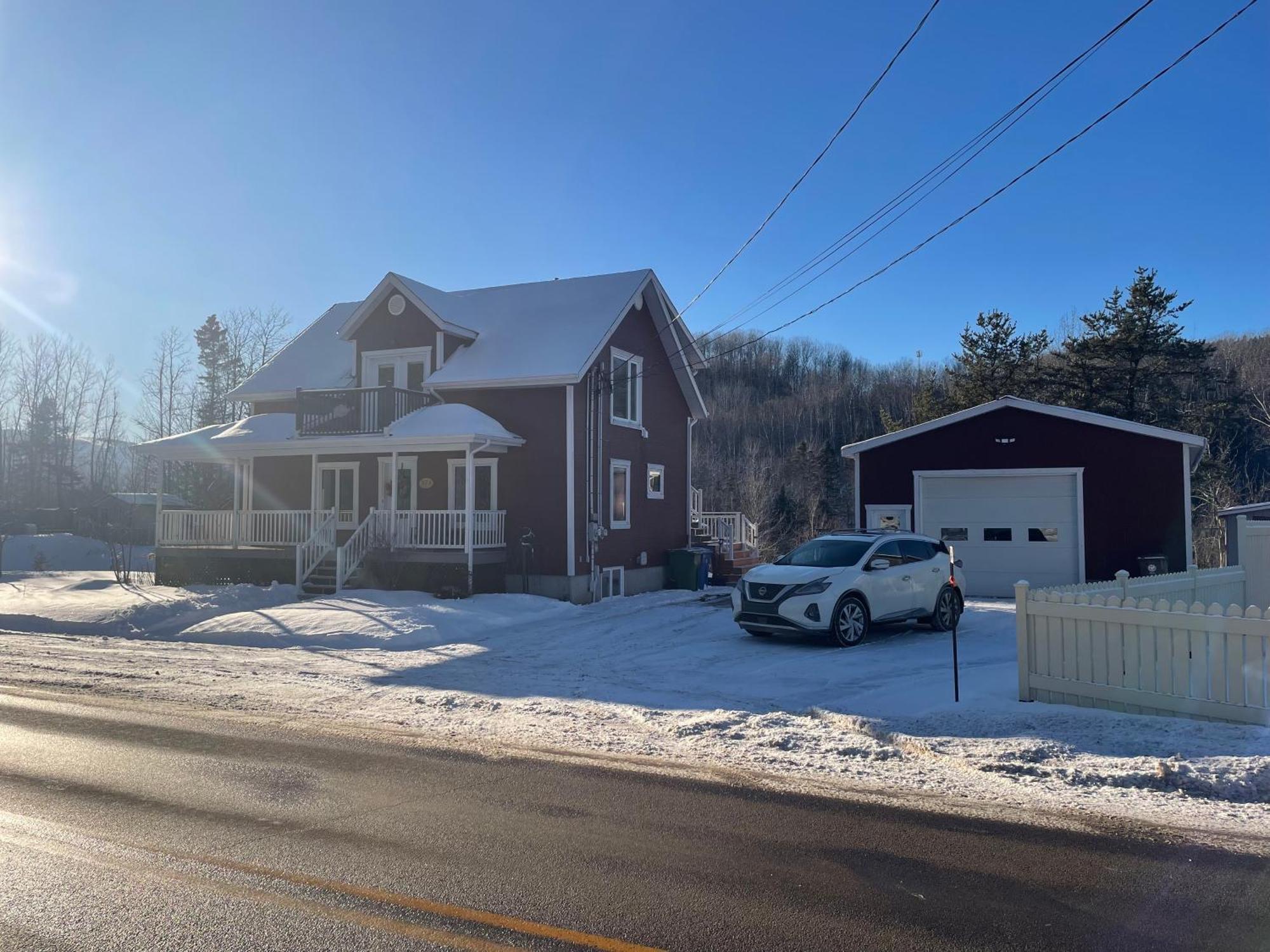 Belle Maison Avec Vue Sur La Riviere L'Anse-Saint-Jean Exterior photo
